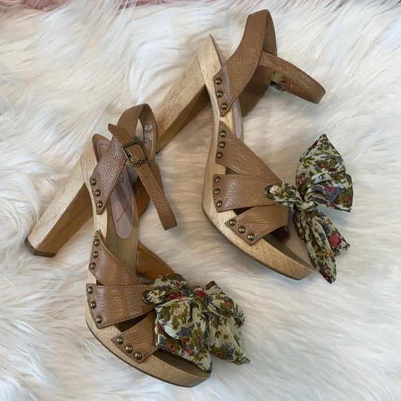 Miss America Clog Style Bow Heels - Picture 1 of 6